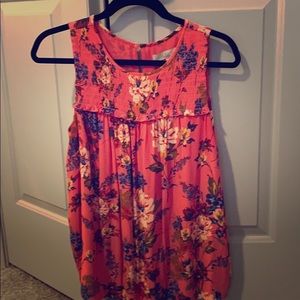 Sweet and girly Loft top